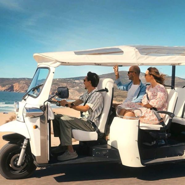 Private tuk tuk tour in Sintra with Yes, You Deserve driving along the coastline